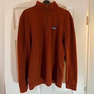 Patagonia 1/4 zip fleece pullover.